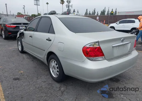 2005 Toyota Camry Std z USA, uszkodzony, nr VIN JTDBE32K353024633